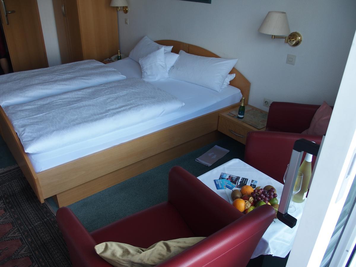 Hotel Pension Café Hasler Bodman-Ludwigshafen Eksteriør billede